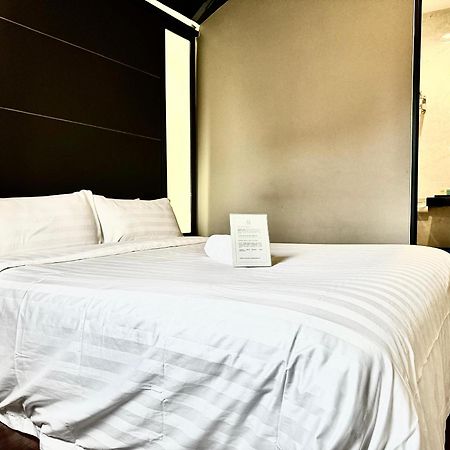 Chariton Hotel Nusa Bestari Johor Bahru Exterior foto