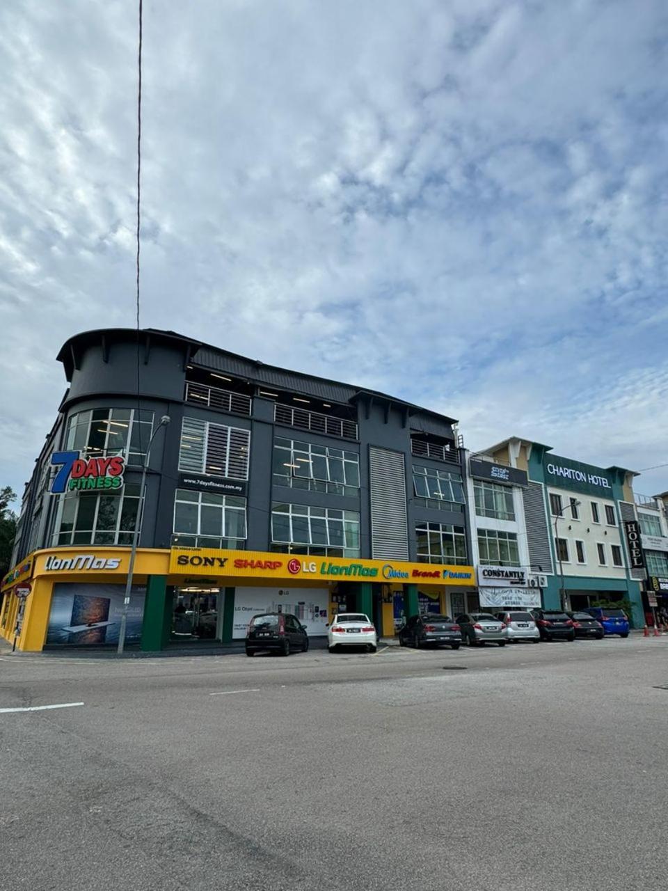 Chariton Hotel Nusa Bestari Johor Bahru Exterior foto